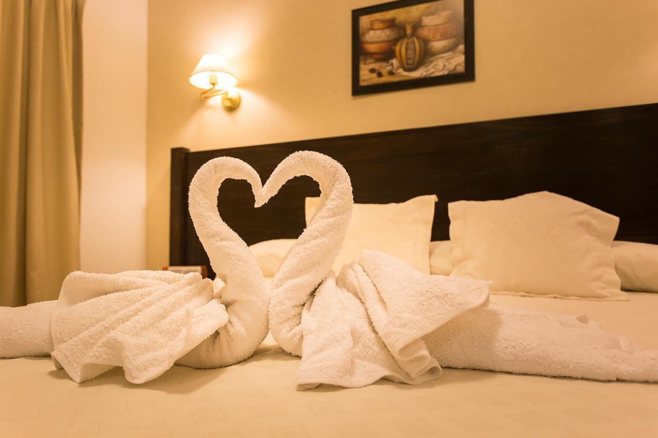Hotel Las Maras ปูแอร์โตมาดริน ภายนอก รูปภาพ